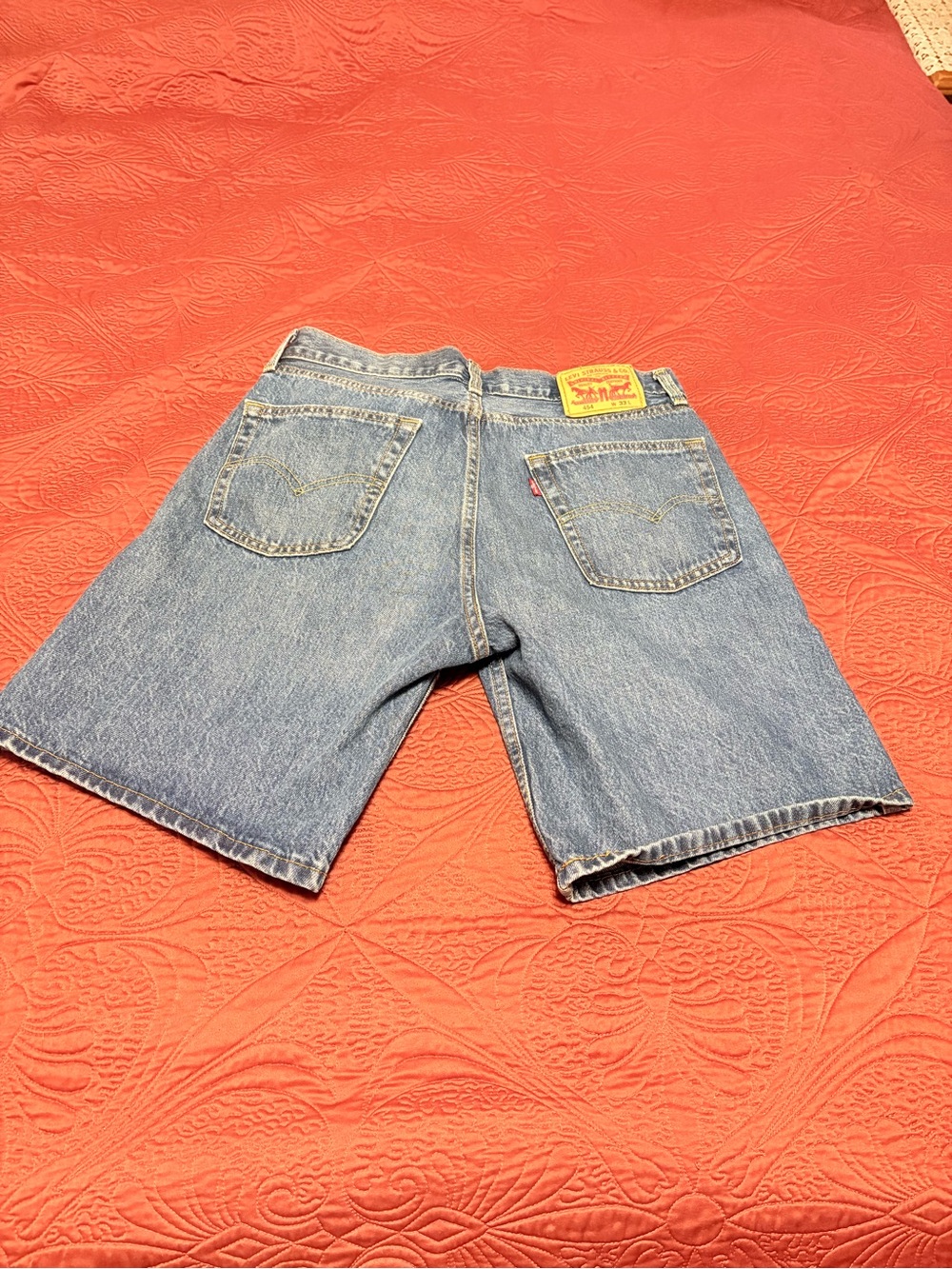 Men’s sz 33 Levi’s shorts